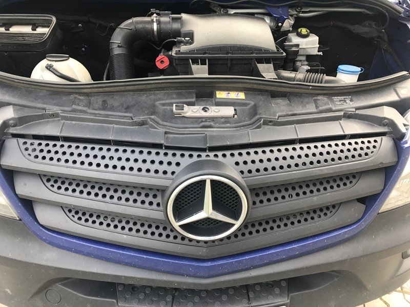 Радиаторная решетка Mercedes-Benz Sprinter  2014 2.2 Дизель Ровно