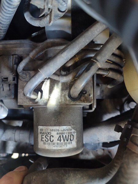 Блок ABS Kia Sportage 2 2007 г.  2.0 л дизель Александрия