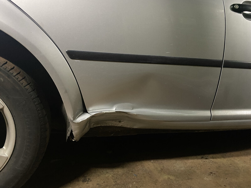 Двері задні праві Volkswagen Bora  2000 універсал 1.6 Бензин 