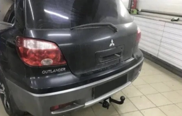 Бампер задний, ляда Mitsubishi Outlander  2004 2.4 Бензин Киев