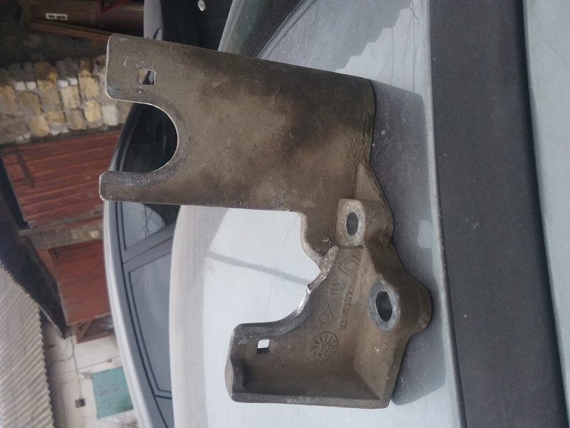 Держатель тросов кпп 8200367226   Renault Megane