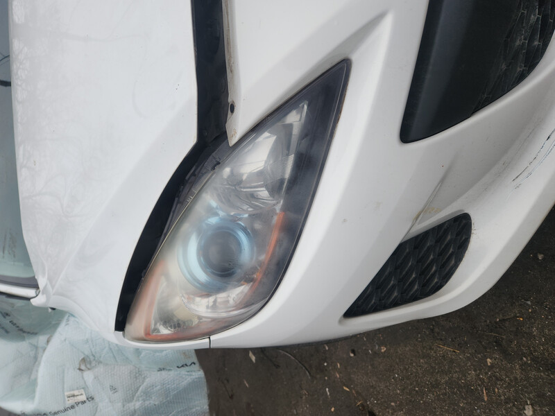 Фара передняя левая Mazda 3 хэтчбек 2013 г.  2.0 л бензин Киев