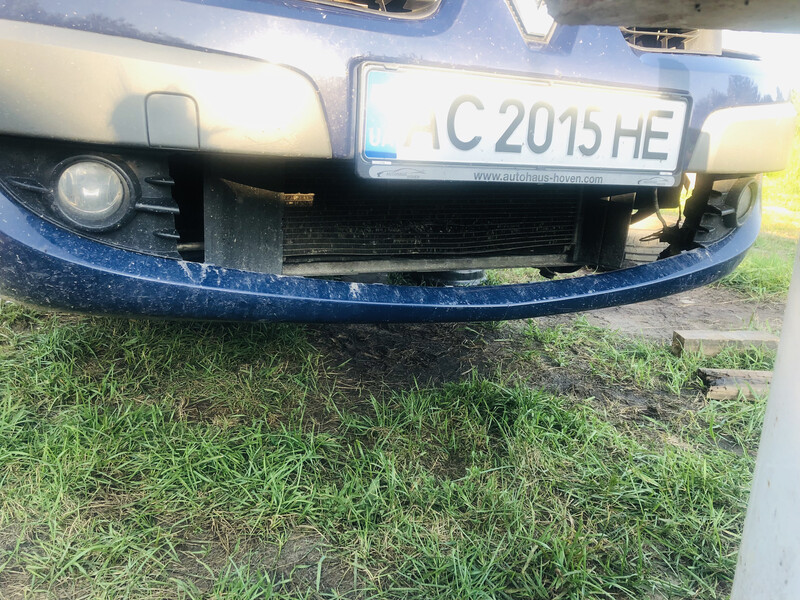 Решітка бампера Renault Megane 2 універсал 2007 р.  1.6 л бензин Ківерці