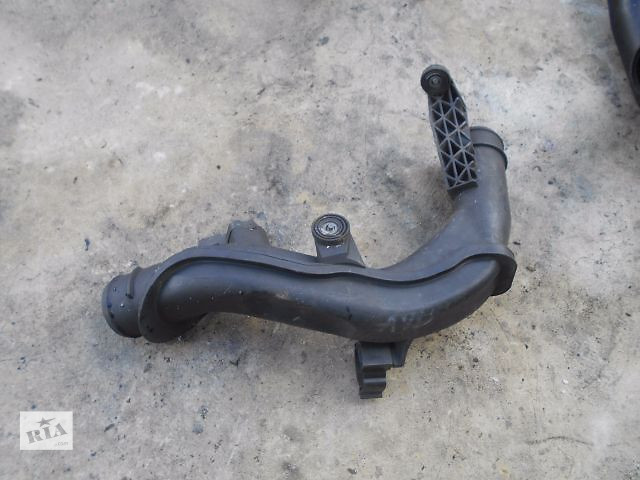 Патрубок интеркулера Skoda Superb 2 2010 г.  2.0 л дизель Ровно