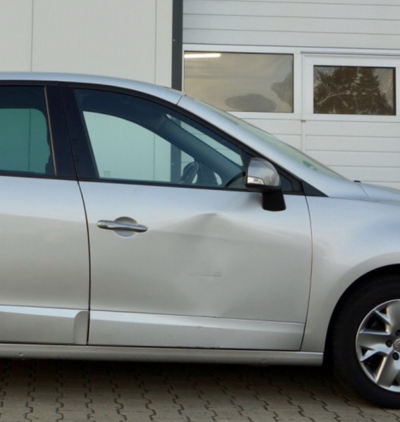 Дверь передняя правая Renault Grand Scenic 3 2011 г.  1.5 л дизель Ровно