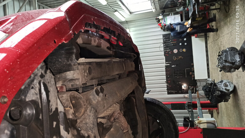 Губа переднього бампера Nissan Altima  2014 2.5 Бензин 