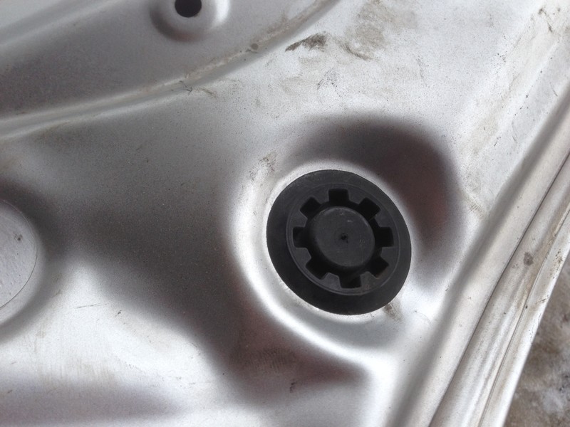 Заглушка капота Toyota Land Cruiser 200 2011 р.  4.5 л дизель Чернігів