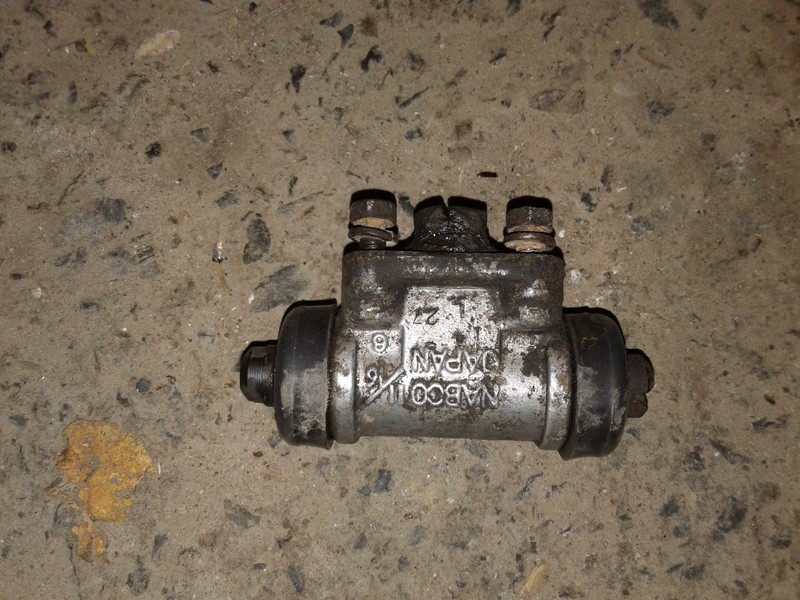 Задний тормозной цылиндр Nissan Stanza хэтчбек 1985 г.  1.8 л бензин Белгород-Днестровский