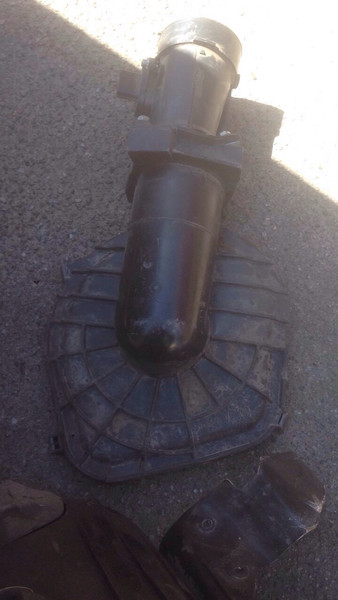 Корпус воздушного фильтра Nissan Patrol Y61  2008 универсал 3.0 Дизель Киев