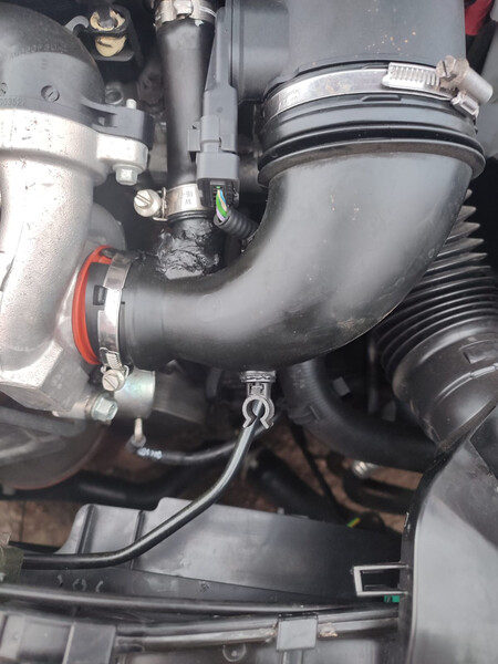 Патрубок отопителя Ford Fiesta MK6  2005 1.6 Дизель 