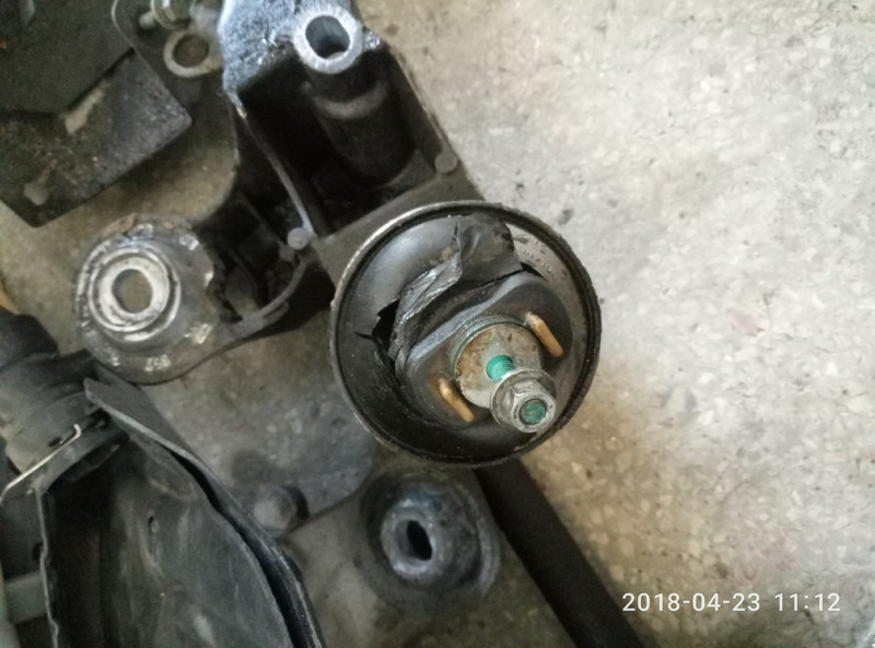 Гидроопора двигателя Audi A4  2007 1.8 Бензин Черкассы