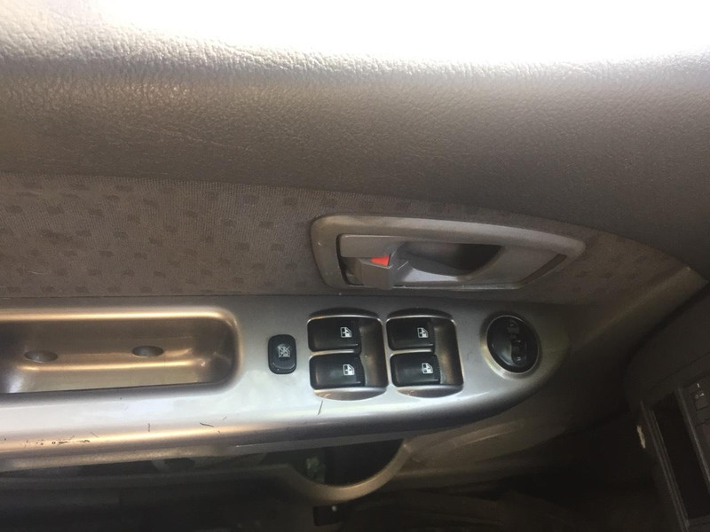 Пульт управления стеклоподъёмниками Kia Carens  2002 універсал 2.0 Бензин 