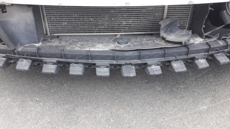 Дефлектор радиатора A2125050430   Mercedes E-Class