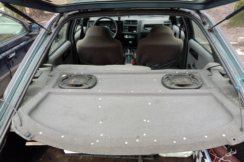 Шторка багажника Ford Sierra  1988 хэтчбек 2.0 Бензин Львов