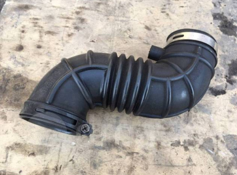 Патрубок воздуховода Kia Sephia 2 1998 г.  1.5 л бензин Киев