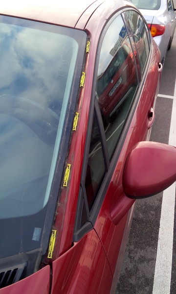 Молдинг лобового стекла правый Citroen C5  2008 2.0 Дизель Хмельницкий