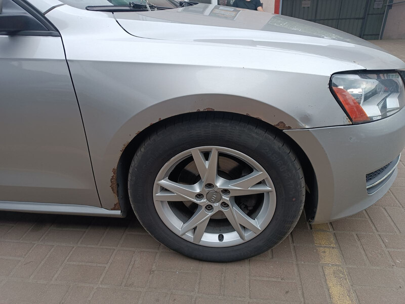 Крыло переднее правое Volkswagen Passat B7  2013 2.0 Бензин Киев