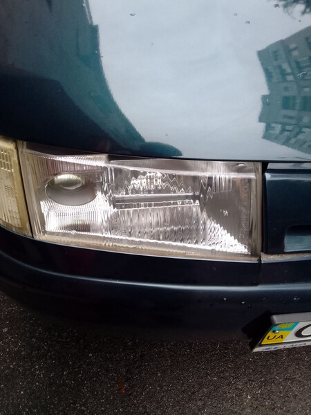 Стекло для лёвой фары под линзу с повторителем поворотник ВАЗ (Lada) 2112  2006 хэтчбек 1.6 Бензин Киев