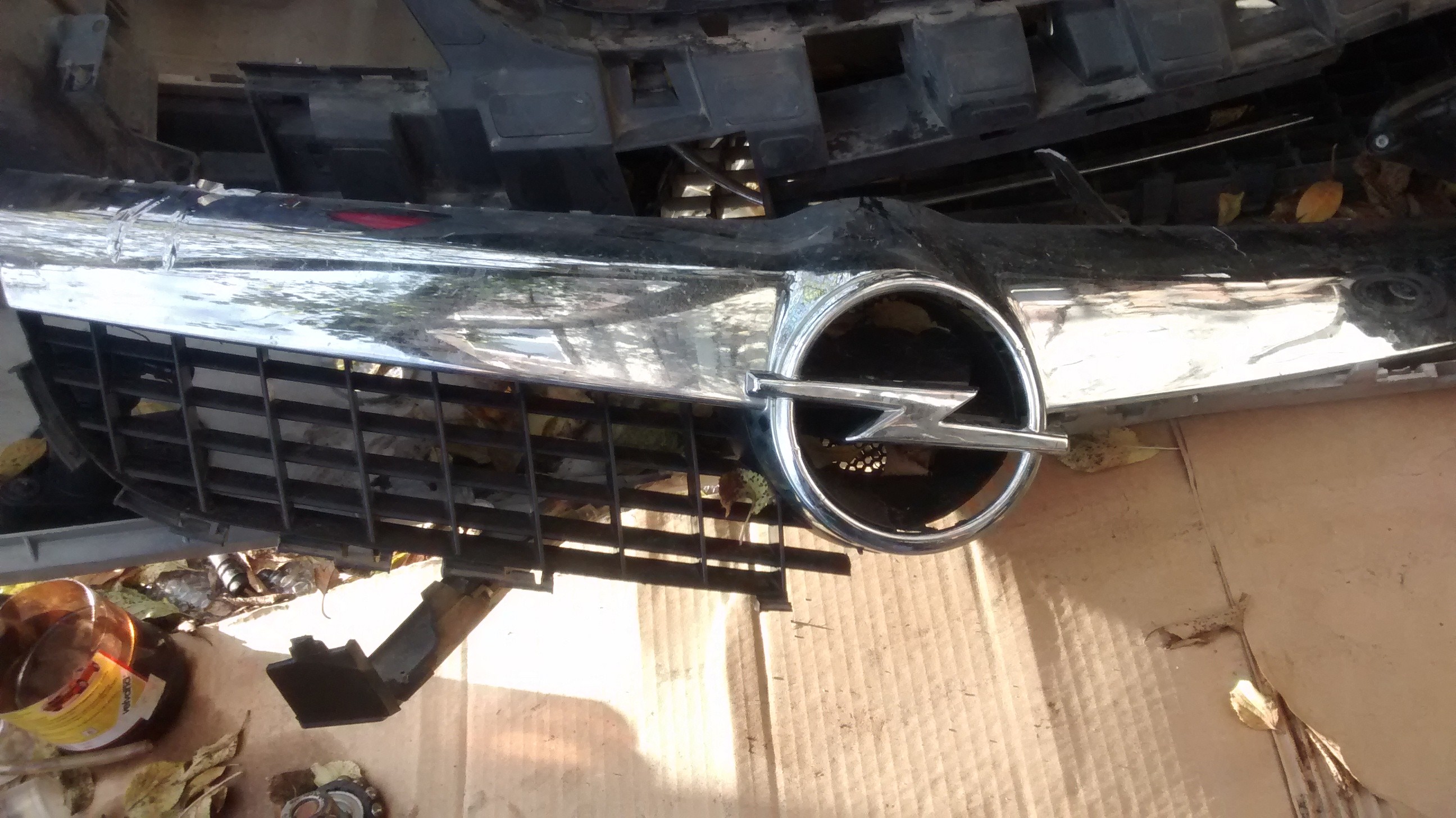 Решітка радіатора 6320119   Opel Vectra