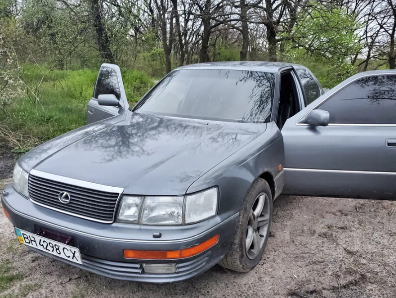 Нижняя губа переднего бампера Lexus LS  1992 4.0 Бензин Днепр