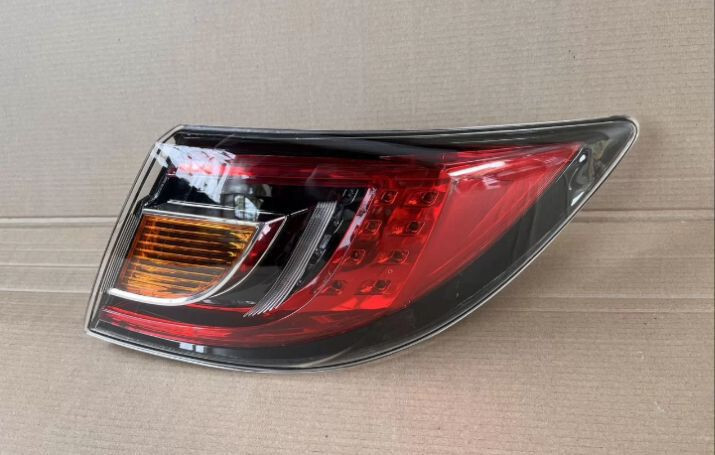 Правый наружный фонарь, датчик парктроника задний Mazda 6  2009 2.0 Бензин Киев