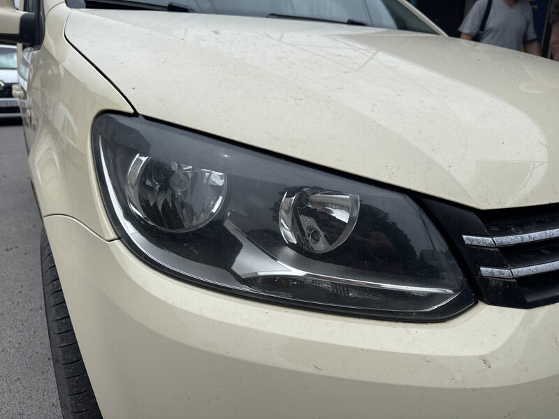 Галогенная фара левая Volkswagen Touran  2014 универсал 2.0 Дизель Казатин