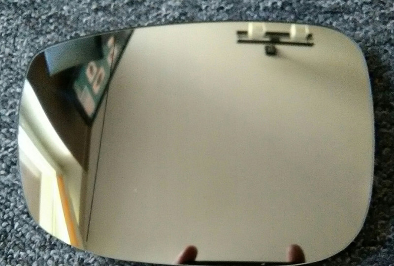 Вкладыш зеркала левого Mazda CX-5  2017 2.2 Дизель Павлоград