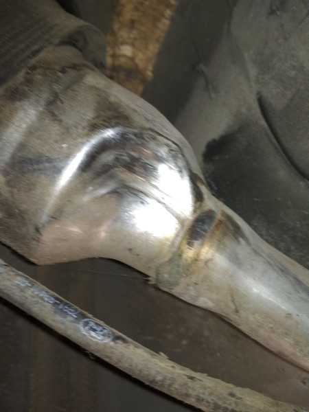 Трубка залевной горловины бака Ford Mondeo 4  2010 універсал 2.5 Дизель 