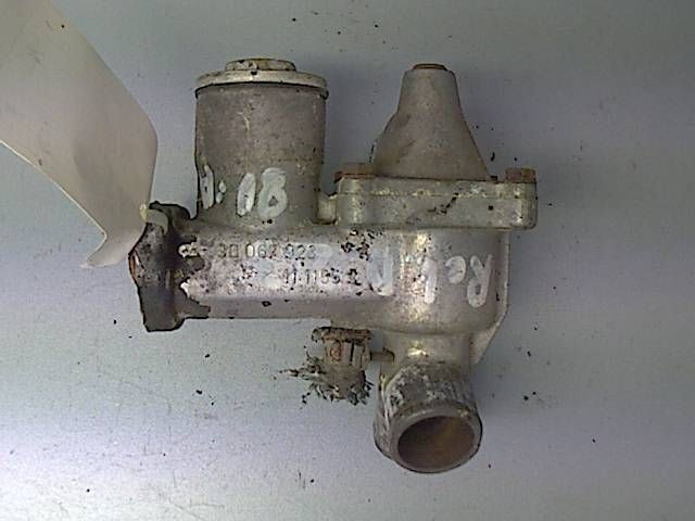 Корпус термостата 90067923   Opel Rekord