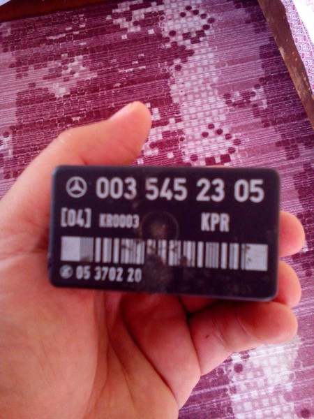 Реле бензонасоса Mercedes-Benz E-Class  1991 2.6 Бензин Старая Синява