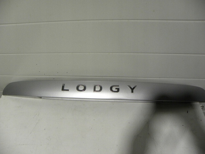 Накладка багажнику Renault Lodgy  2016 универсал 1.0 Бензин Хмельницкий