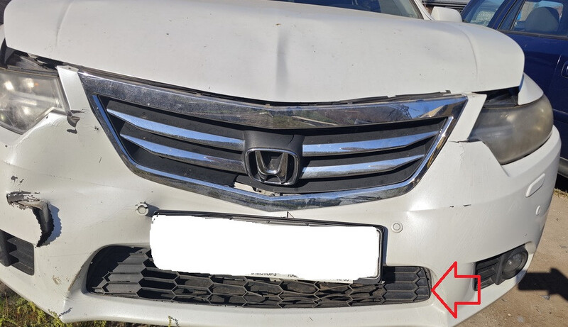 Решетка переднего бампера нижняя Honda Accord 9  2013 