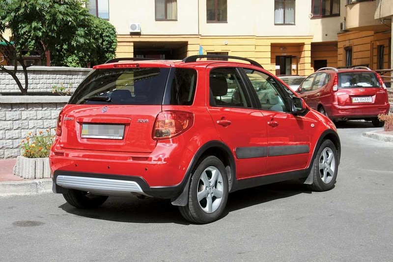 Бампер задній Suzuki SX4  2012 1.6 Бензин 