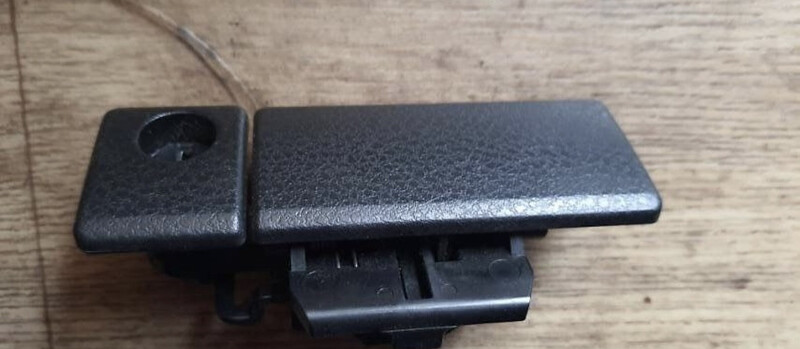 Ручка бардачка Suzuki Grand Vitara  2007 2.0 Бензин Одеса