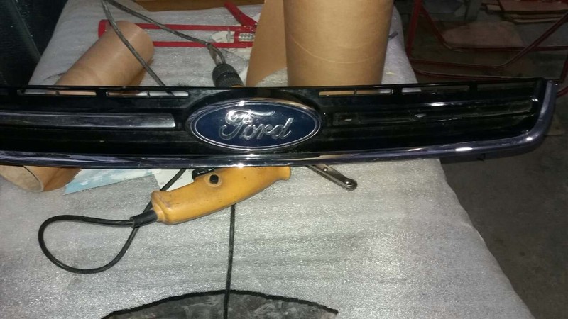 Молдинг решетки радиатора lh Ford Kuga 2013- 2014 2.0 Дизель Новомосковск