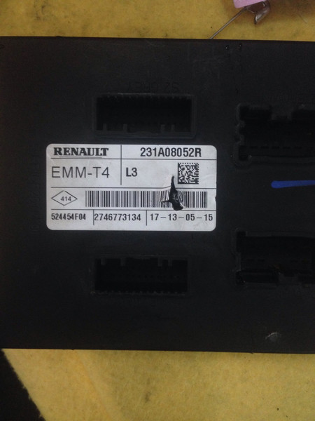 Бампер передний 231A08052R   Opel Vivaro