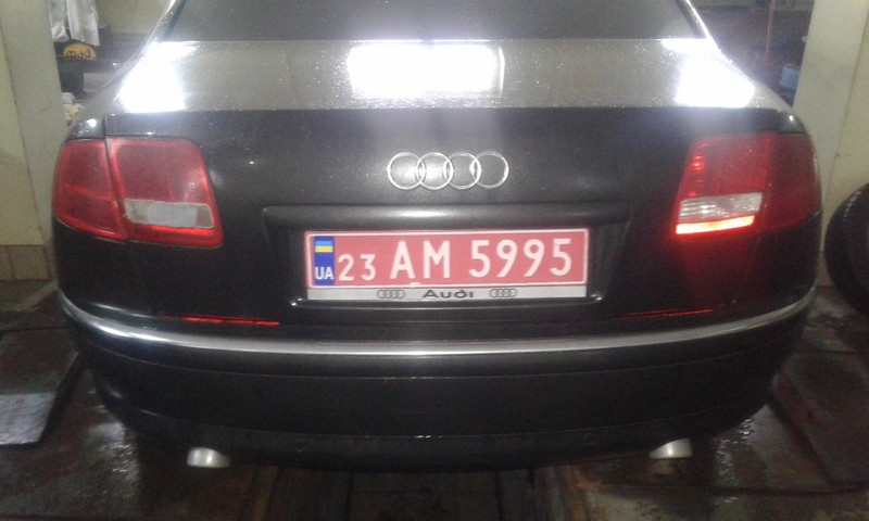 Фонарь задний внутренний левый Audi A8 D3  2005 4.0 Дизель Днепропетровск