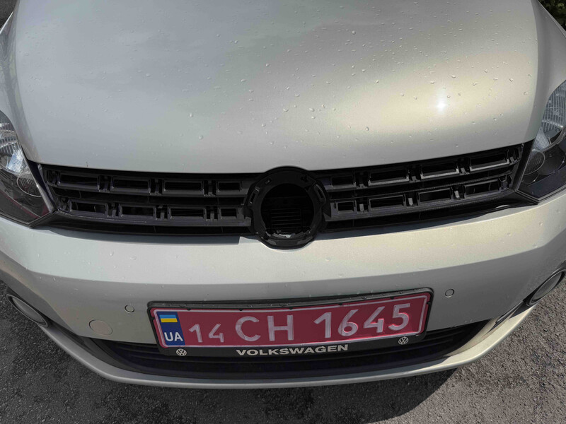 Передняя решетка Volkswagen Golf Plus хэтчбек 2009 г.  1.4 л бензин