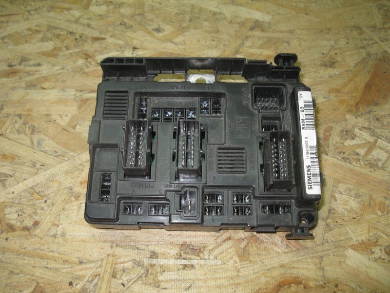 Блок запобіжників Citroen C2  2000 хетчбек 2.0 Бензин 