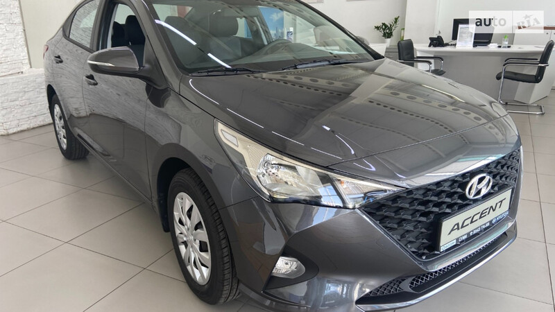 Бампер задній Hyundai Accent  2021 1.6 Бензин 