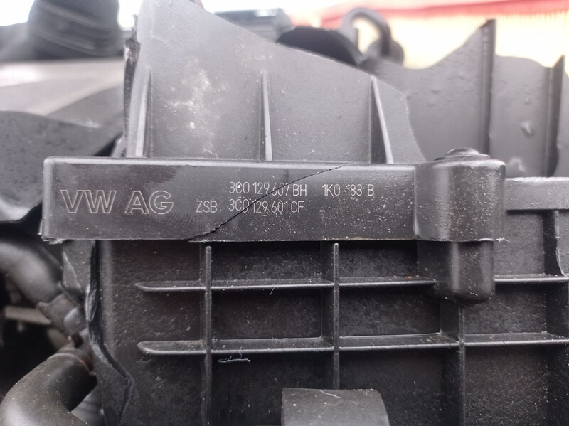 Корпус воздушного фильтра ЗCO 129 607 ВH   Volkswagen Passat