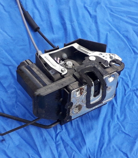 Замок двери передней левой Hyundai i10  2008 хэтчбек 1.1 Бензин Белгород-Днестровский