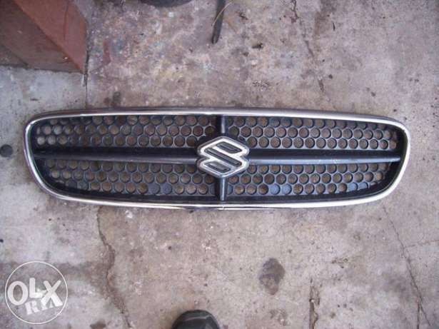 Решітка радіатора Suzuki Baleno  2001 1.3 Бензин Херсон