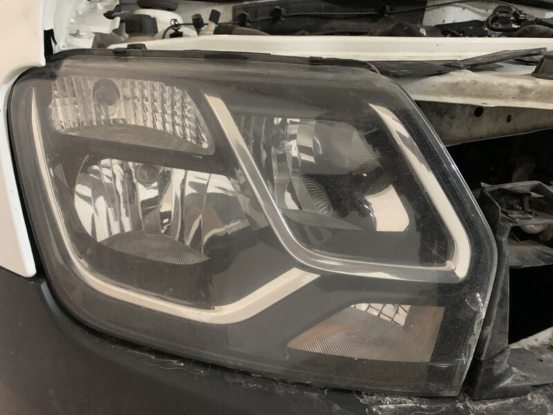 Фары передние Renault Duster 2016 г.  1.5 л дизель