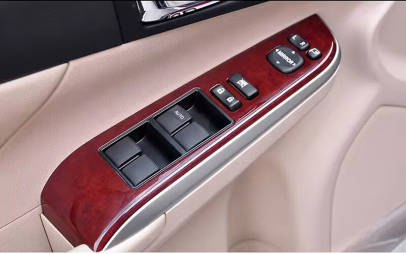 Накладка кнопки стеклоподъемника перед ліва Toyota Camry 50  2012 2.5 Бензин 