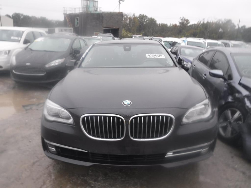 Решетка переднего бампера нижняя правая BMW 7 Series  2014 3.0 Бензин 