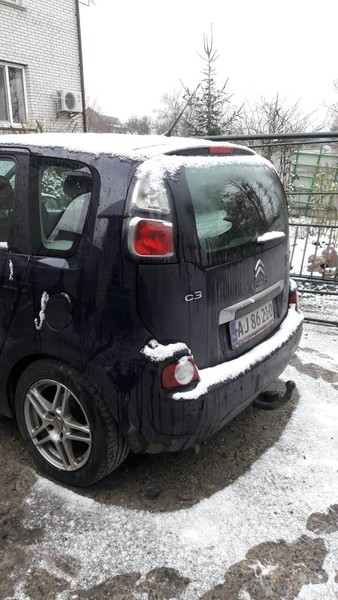 Задний бампер Citroen C3 Picasso 2013 г.  1.6 л дизель Киев