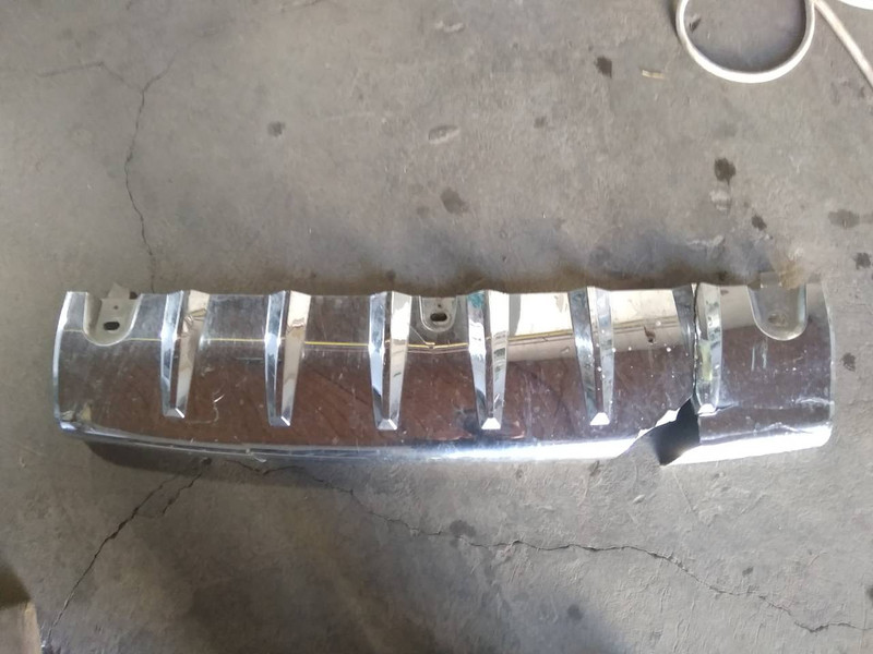 Хром накладка бампера Jeep Grand Cherokee  2003 2.7 Дизель Самбор