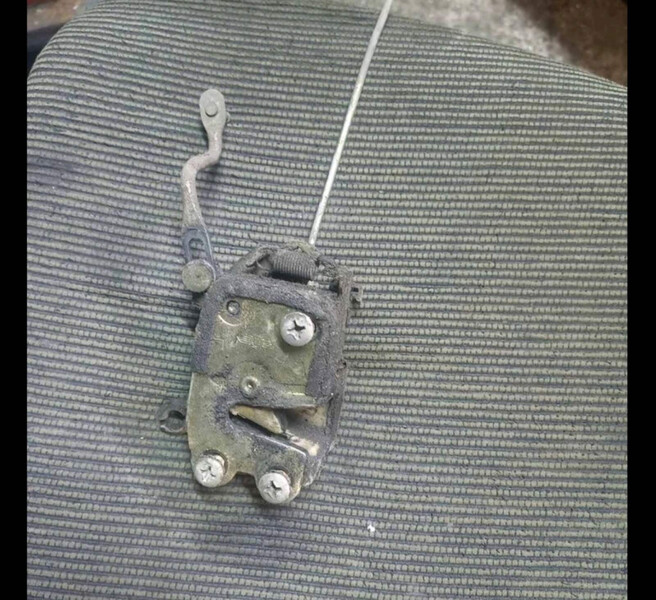 Замок двери водителя Hyundai H100  1998 2.5 Дизель Одесса