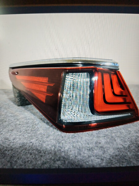 Задній лівий ліхтар у крило 8156033772   Lexus ES